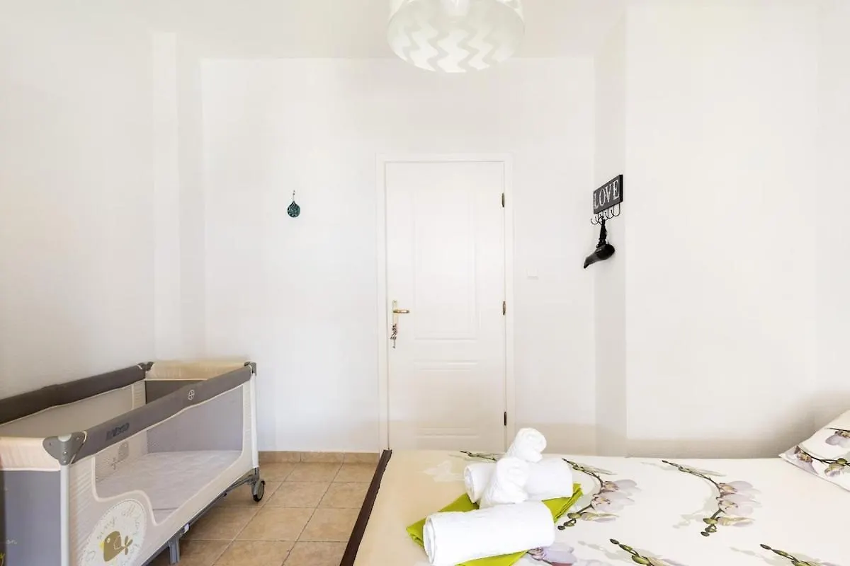 Beautiful And Cosy Apartment!!! Nikiti  0*, Nikiti (Sithonia)